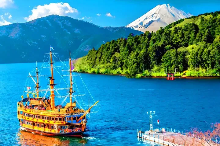 Lake Ashi with the Hakone Shrine torii gate on a Mt Fuji cruise and Hakone ropeway day trip from Tokyo by bus, Japan