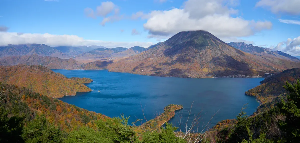 Lake Chuzenji and Mt Nantai in autumn on a Nikko Kegon waterfall day trip from Tokyo