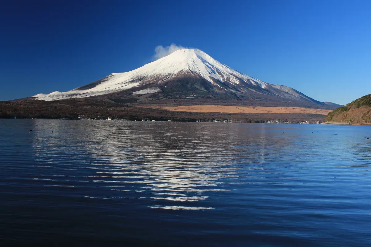 Mt Fuji over Lake Yamanaka on a 3-day trip from Tokyo